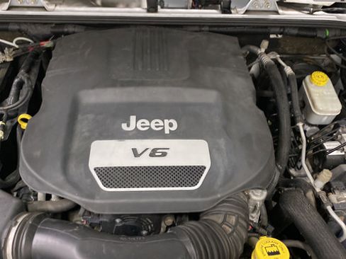 Used 2016 Jeep Wrangler Unlimited Sport w/ Dual Top Group AWD/4WD image 24