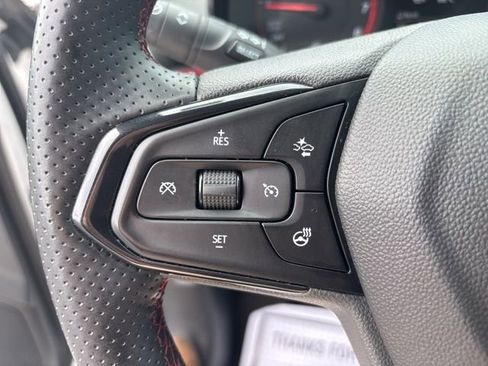 Used 2024 Chevrolet Trax RS w/ Sunroof Package image 24