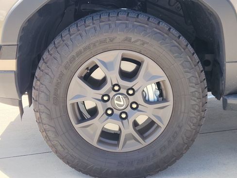 Used 2025 Lexus GX 550 AWD/4WD image 10
