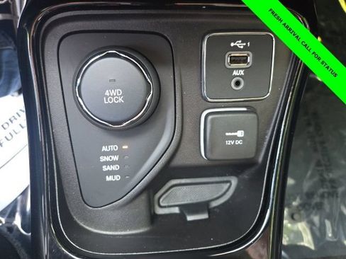 Used 2020 Jeep Compass Limited AWD/4WD image 56
