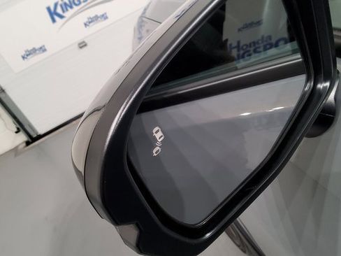 Used 2025 Honda HR-V Sport image 17