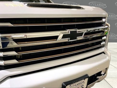 Certified 2023 Chevrolet Silverado 2500 High Country w/ Z71 Off-Road Package AWD/4WD image 11