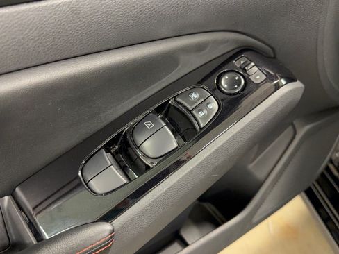 Used 2025 Nissan Altima 2.5 SR AWD/4WD image 15