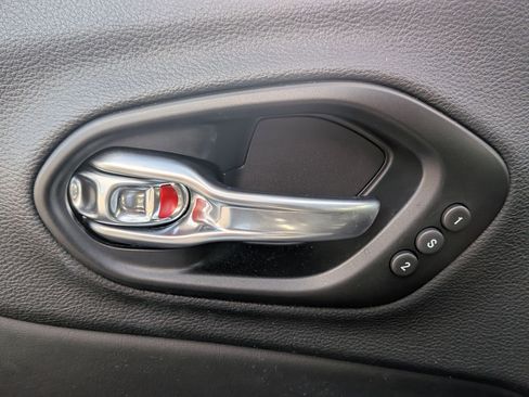 Certified 2022 Jeep Cherokee Trailhawk w/ Sun, Sound & Nav Group image 11