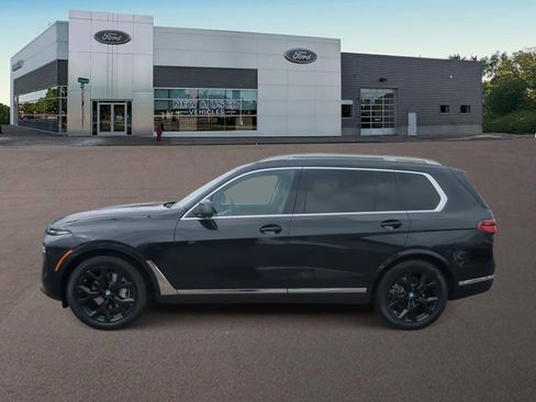Used 2023 BMW X7 xDrive40i w/ Premium Package image 7
