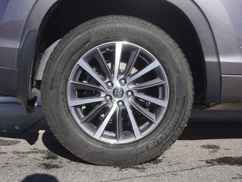 Used 2018 Toyota Highlander XLE image 34