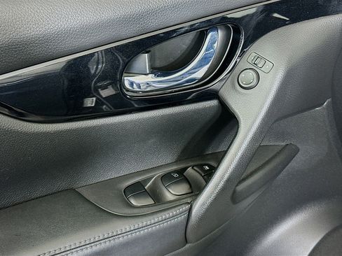 Used 2017 Nissan Rogue Sport SV image 15