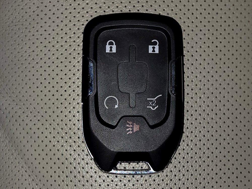 Used 2017 GMC Acadia Denali w/ Technology Package FWD image 32