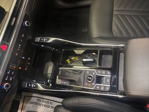 Used 2025 Kia Sorento SX Prestige image 25