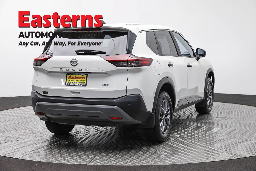 Used 2023 Nissan Rogue S AWD/4WD image 7