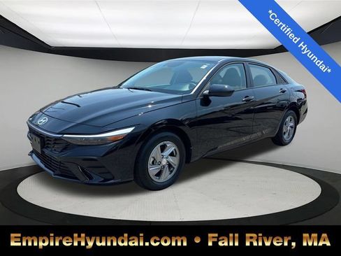 Used 2025 Hyundai Elantra SE FWD image 1
