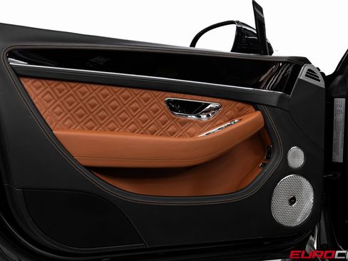 Used 2022 Bentley Continental GT image 22