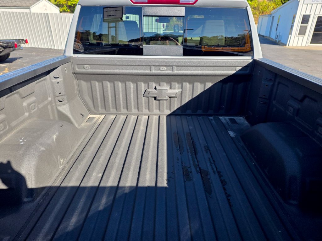 Used 2024 Chevrolet Silverado 1500 LT Trail Boss w/ Convenience Package II AWD/4WD image 8