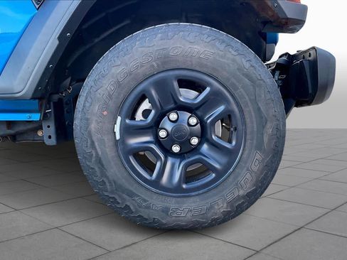 Used 2024 Jeep Gladiator Sport image 12