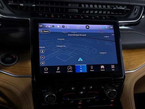 Used 2023 Jeep Grand Cherokee L Summit image 15