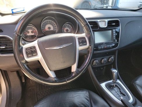 Used 2011 Chrysler 200 Limited image 13