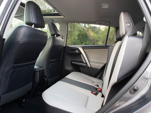 Used 2017 Toyota RAV4 Platinum FWD image 15