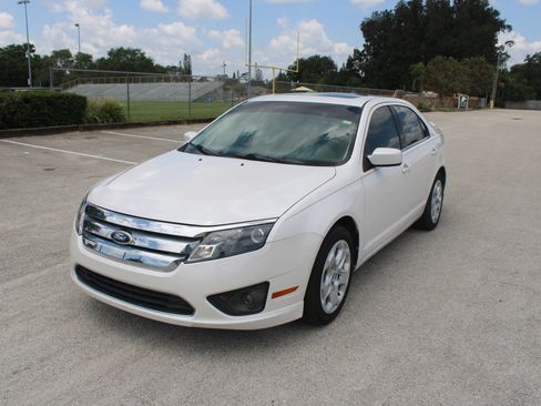 Used 2011 Ford Fusion SE w/ 202A Rapid Spec Order Code FWD image 2