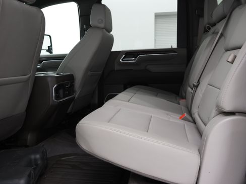 Used 2025 GMC Sierra 2500 SLT w/ SLT Premium Package AWD/4WD image 39