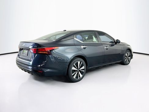 Used 2022 Nissan Altima 2.5 SV FWD image 9