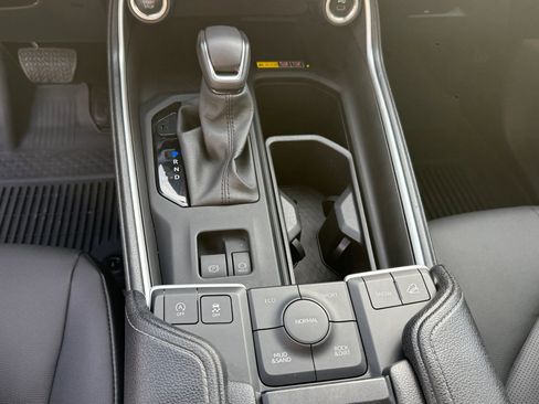 Used 2024 Toyota Grand Highlander AWD image 17