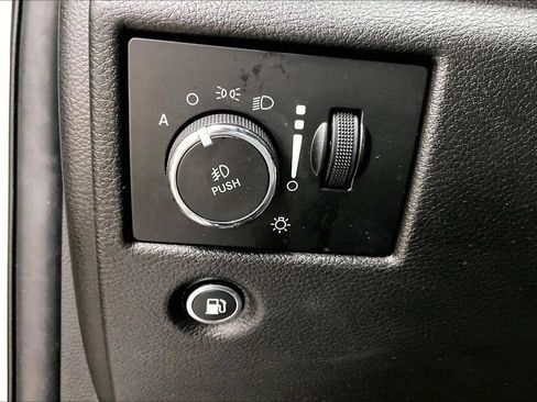 Used 2018 Jeep Grand Cherokee Limited RWD image 35