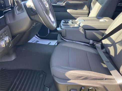 New 2026 GMC Sierra 1500 Elevation image 16