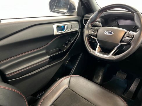 Used 2022 Ford Explorer ST-Line w/ Class IV Trailer Tow Package image 12