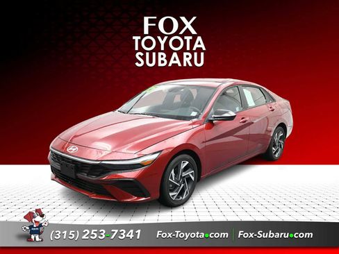 Used 2025 Hyundai Elantra SEL image 1