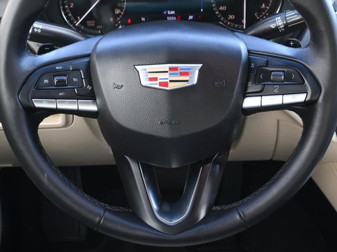 Used 2023 Cadillac CT4 Luxury image 13