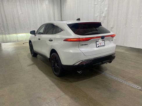 Certified 2024 Toyota Venza Nightshade image 4