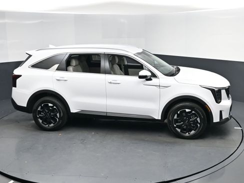 New 2026 Kia Sorento S image 7
