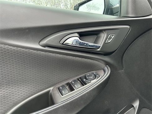 Used 2019 Chevrolet Malibu LT image 19
