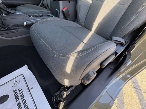 Used 2025 Jeep Wrangler Sport image 40