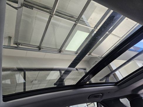 Used 2022 Chevrolet Equinox Premier image 23