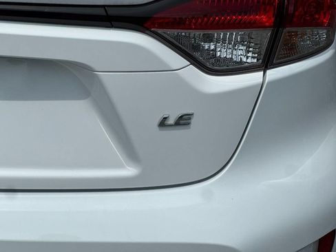 Used 2025 Toyota Corolla LE FWD image 6