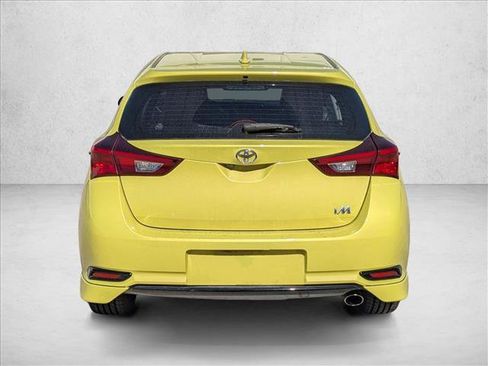 Used 2017 Toyota Corolla iM image 5