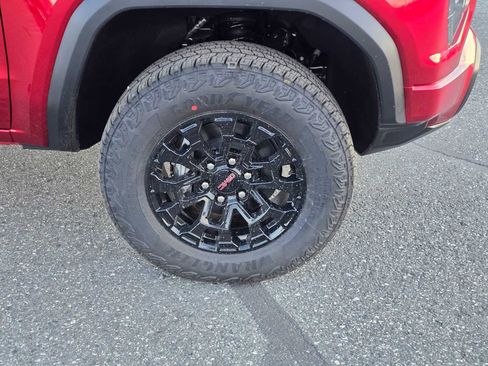 New 2026 GMC Canyon Elevation w/ Convenience Package image 9