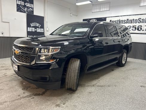 Used 2018 Chevrolet Suburban LT AWD/4WD image 3