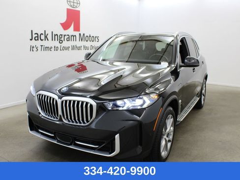 Used 2025 BMW X5 xDrive50e AWD/4WD image 1