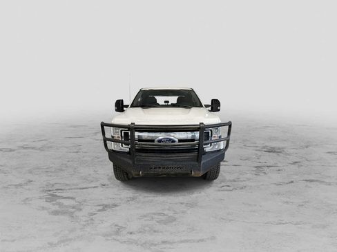 Used 2018 Ford F250 XLT image 3