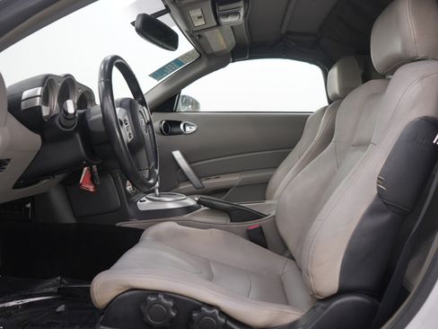 Used 2006 Nissan 350Z Touring RWD image 17