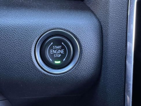 Used 2025 GMC Acadia Elevation image 27