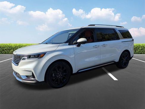 Used 2024 Kia Carnival SX Prestige image 8