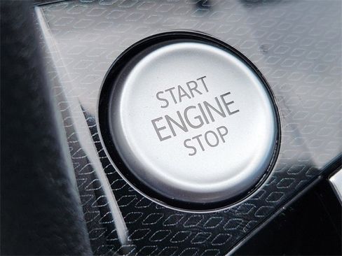 New 2025 Volkswagen Taos SE image 20