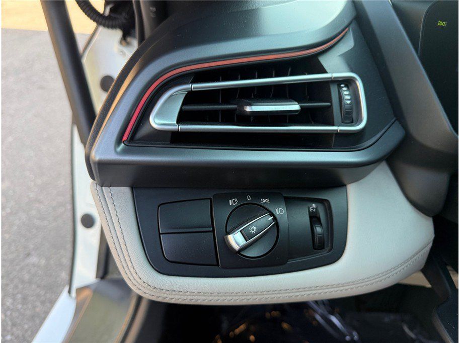 Used 2015 BMW i8 AWD/4WD image 29