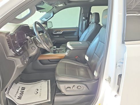 Used 2022 Chevrolet Silverado 1500 High Country w/ Technology Package image 35