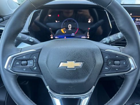 Used 2026 Chevrolet Trax LT w/ Sunroof Package FWD image 34