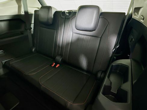 Used 2024 Volkswagen Tiguan Wolfsburg Edition image 27