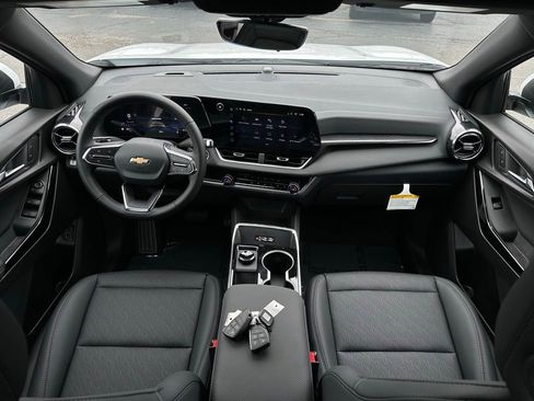 New 2026 Chevrolet Equinox LT w/ Convenience Package II FWD image 20